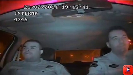 Horrifying moment police officer is shot in face   SURVIVES