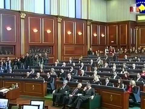 PERÇJA NE SHKOLLA PARLAMENTI I KOSOVES RREZON LIGJIN LAJM