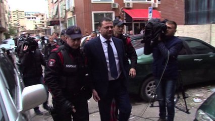 KUSH JANE ZYRTARET E PADITUR DHE TE ARRESTUAR