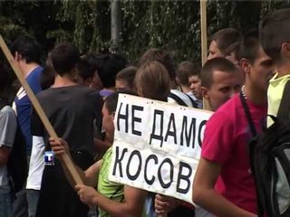 PROTESTA E SERBEVE NXENESIT KERKOJNE SISTEMIN ARSIMOR TE SERBISE LAJM