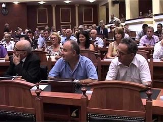 KRYENGRITJA E POSTRIBES PARLAMENTI PERKUJTONE LEVIZJEN ANTIKOMUNISTE LAJM