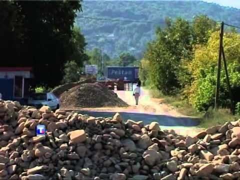 PROTESTE NE MITROVICE TJETER AKSION PER KAPJEN E VRASESVE NE VERI TE KOSOVES LAJM