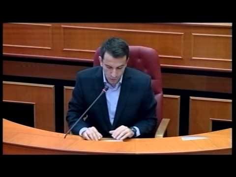 BASHKIA VENDOS KUFIZIME NE TRAFIK NE FAVOR TE LEVIZJES SE NXENESVE QE SHKOJNE NE SHKOLLE LAJM