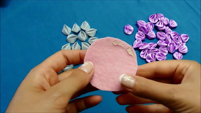 Diy ribbon flowers kanzashi