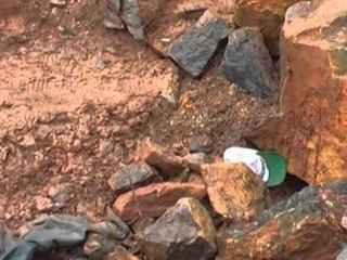 MINIERA E KALIMASHIT SHEMBET NJE GALERI, VDESIN DY MINATORE LAJM