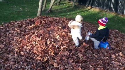 Tom Brady Dresses Up As Turkey, Scares Kids In Pile Of Leave