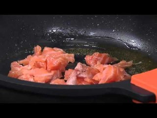 ESPAGUETIS AMB GAMBES, SALMÓ I CARBASSONS