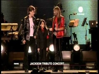 RIP MAJKELL XHEKSON KONCERT NE KUJTIM TE YLLIT TE POPIT LAJM