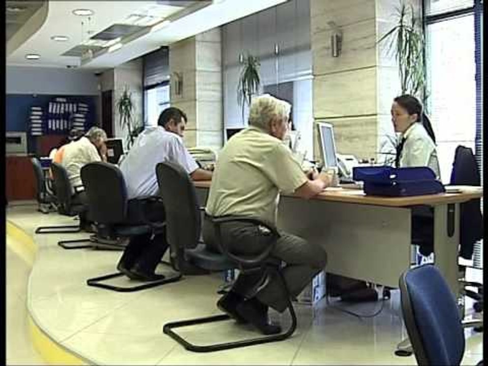 BANKAT NE ALARM RRITEN FRIKSHEM KREDITE E KEQIJA 950 MILIONE $ LAJM