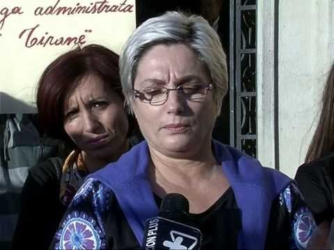 PROTESTE PARA BASHKISE ISH PUNONJESIT E DHUNUAR NE HYRJE TE GODINES LAJM