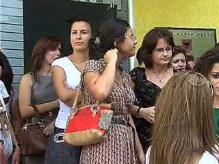 HIQET PAGESA NDRYSHON LIGJI PER PROFESIONET HIQET PAGA E STAZHIT LAJM