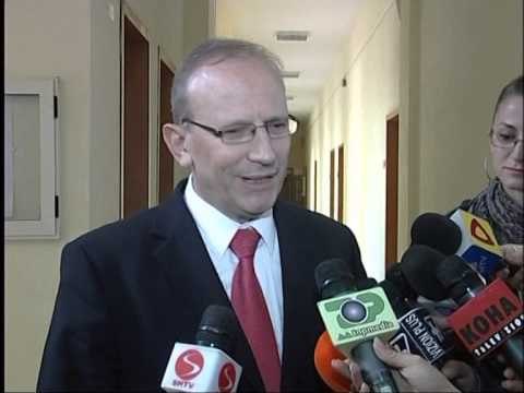 FINANCIMI I UNIVERSITETEVE MINISTRI I PERGJIGJET AKUZAVE TE REKTORIT KULE LAJM