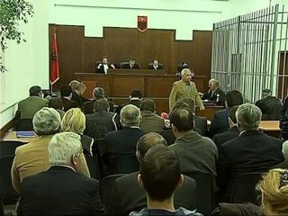 SHTYHET GERDECI VAZHDON LOJA E ZVARRITJEVE PERMES PROCEDURAVE LAJM