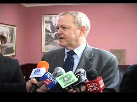 FESTA NE ELBASAN POLITIKA “PUSHTON” QYTETIN SIMBOL TE DITES SE VERES LAJM