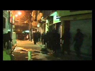 FAVELLAS NE RIO USHTRIA VENDOS KONTROLLIN ME TANKE DHE BLINDA LAJM