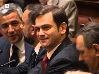 RAPORTON NE PARLAMENT STEFANOVIÇ KUNDER KREREVE TE KOMUNAVE SERBE LAJM