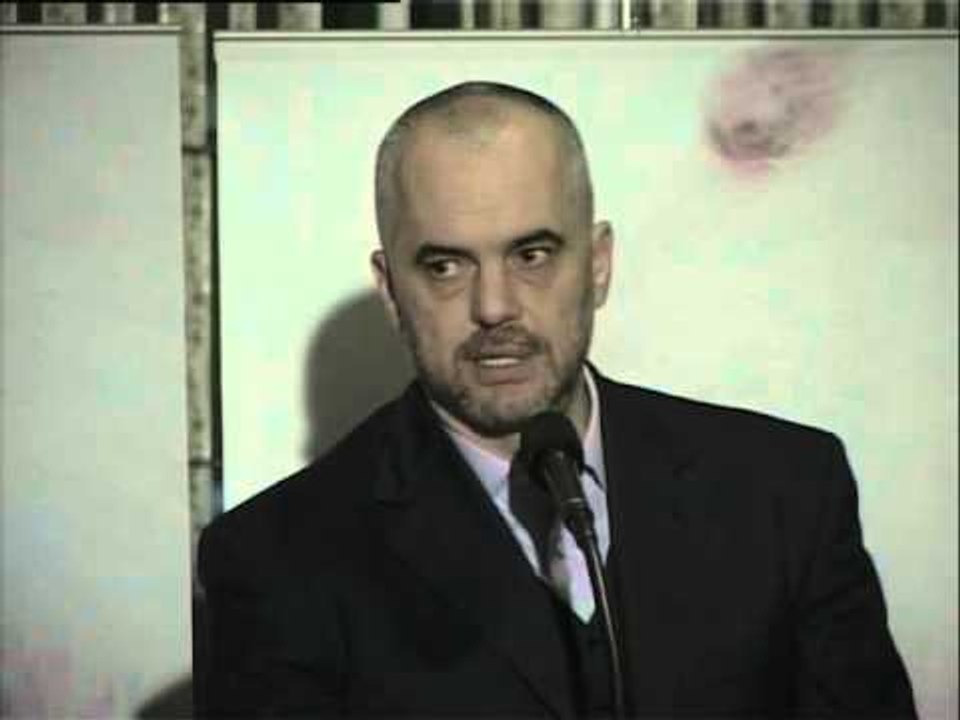 KURBANI I EDI RAMES TURI I PREZANTIMIT TE LIBRIT MBERRIN NE SHKODER LAJM