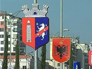 FESTAT NE TIRANE BASHKIA SHPALL PROGRAMIN FESTIV VETEM PER 28 NENTORIN LAJM