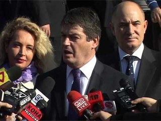 KOMISIONI I REFORMES PRESIDENTI SHPRESON QE TI KRYEJE PUNET NE KOHE LAJM