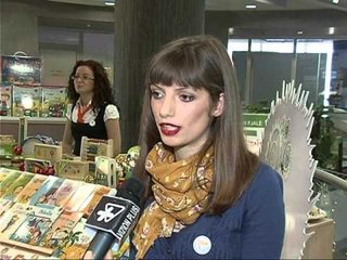 PANAIR LIBRI NE ETC STENDE ME LIBRA PER FEMIJE TE MOSHES PARASHKOLLORE LAJM