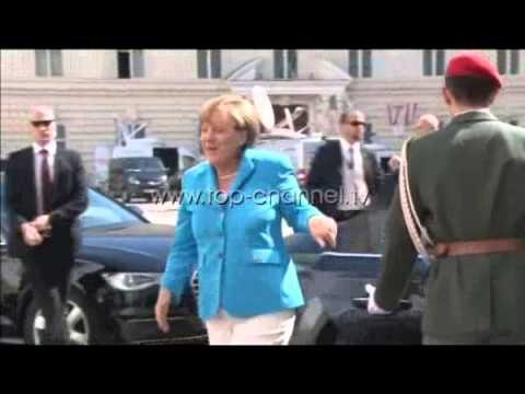 Emigrantët tentojnë të kalojnë përmes Sllovenisë dhe Hungarisë - Top Channel Albania - News - Lajme