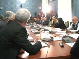 SHITJA E “ALBPETROL” MAZHORANCA DRITE JESHILE OPOZITA DYSHIME TE FORTA LAJM