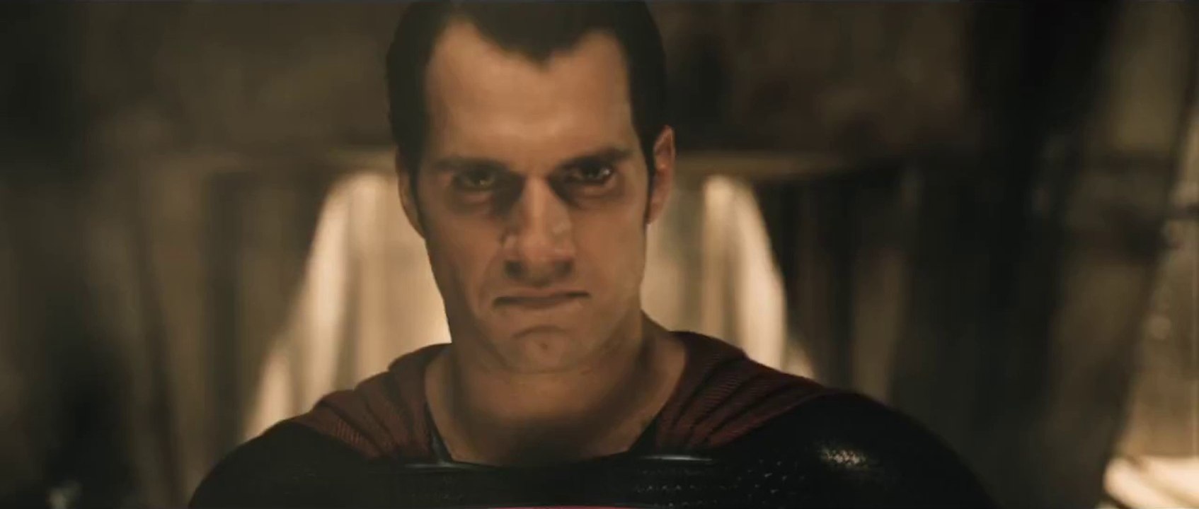 Inquiétant teaser de Batman v Superman - Exclusive Sneak [VO-HD]  - New 2016