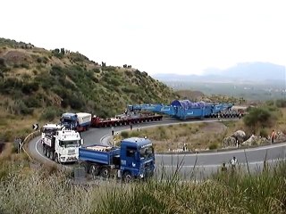 4 camions pour transporter une turbine géante de 600 tonnes