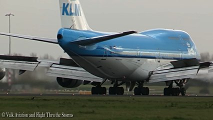 Download Video: 747 Boeing Plane hit a Bird during landing in Amsterdam