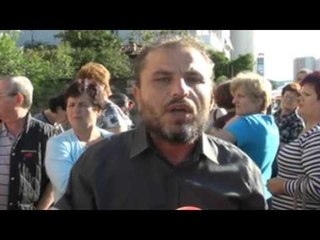 TREGTARET DALIN NE PROTESTA KUNDER KASAVE FISKALE NE QYTETET E KAVAJES E ELBASANIT LAJM