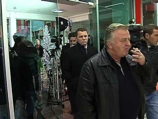 PERJASHTOHET ISLAMI PARTIA SOCIALISTE LARGON DEPUTETIN E PARE KUNDERSHTAR LAJM