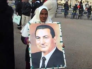 ISH PRESIDENTI NE GJYQ MUBARAK DERGOHET NE GJYKATEN EGJIPTIANE ME BARRELE LAJM