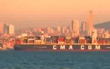 Кадры опасного сближения турецкой подлодки с кораблем ВМФ РФ в Дарданеллах