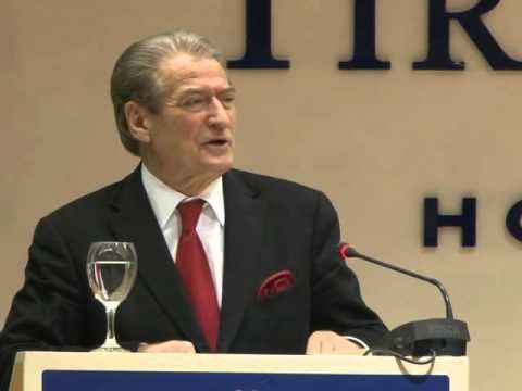 FONDI I EKSELENCES NDAHEN 67 BURSAT PER STUDENTET ME TE MIRE 2011 LAJM