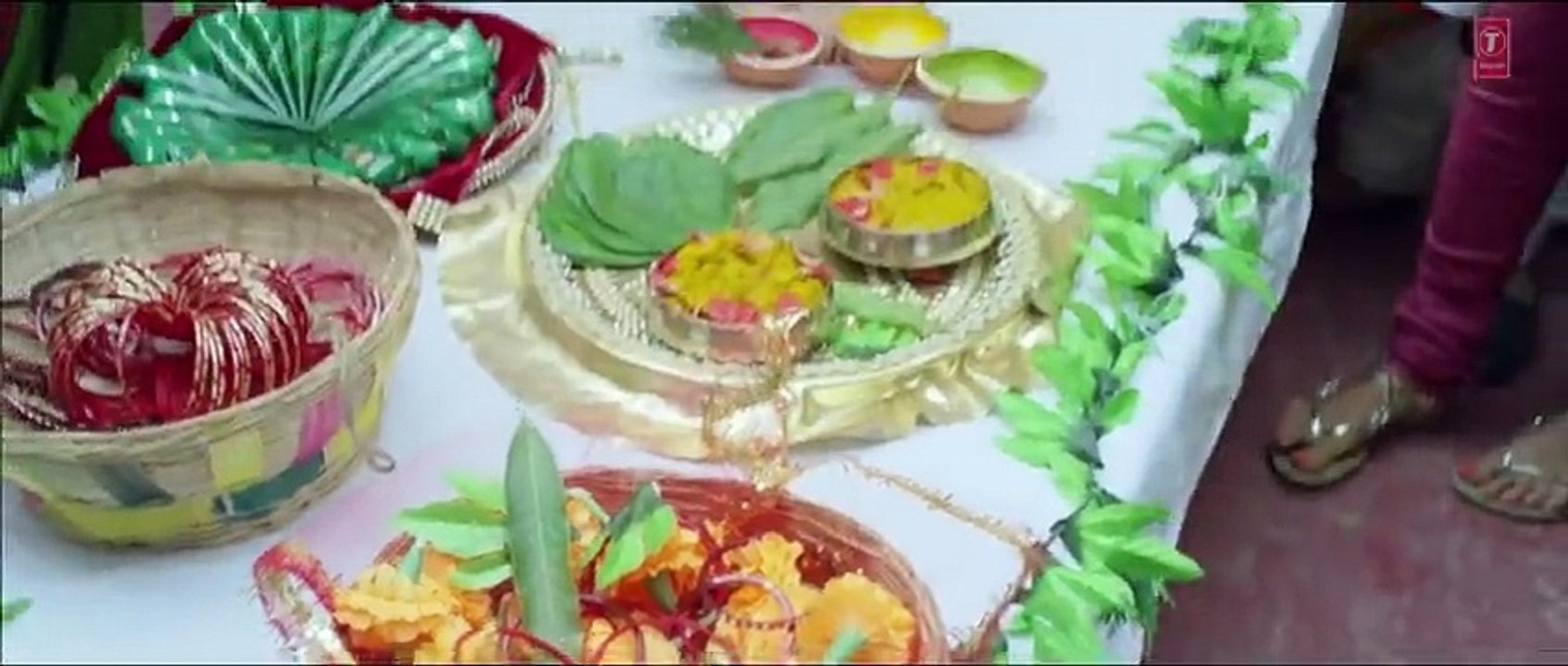 'BABY MODERN MODERN' Full VIDEO Song - Baankey ki Crazy Baraat -