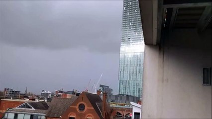 L’étrange bruit d’un gratte-ciel de Manchester inquiète les internautes