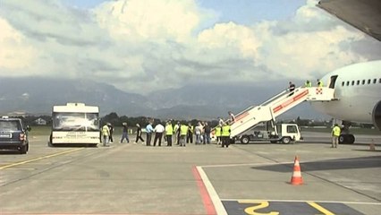 GJERMANIA VIJON KTHIMIN MASIV TE SHQIPTAREVE ME AVIONE NE AEROPORTIN E RINASIT LAJM