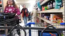 Les pires vidéos du black friday, les gens sont fous !