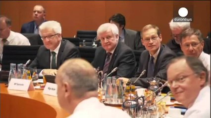 MERKEL SHPALL SHQIPERINE,KOSOVEN DHE MAQEDONINE SI VENDE TE SIGURTA ORIGJINE LAJM