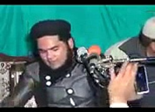 Parchi Par Kisi Ne Kya Likh Bhaija Ko Molvi Ne Taqreer Rook Kar Gaalian Deni Shuru Kar Dein