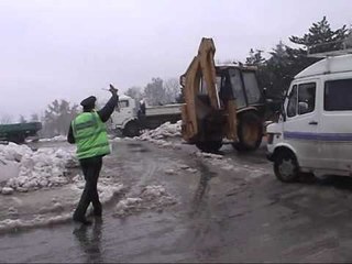 RIKTHEHEN RRESHJET DEBORA BLLOKON RRUGE DHE KOMUNA NE VERI TE VENDIT LAJM