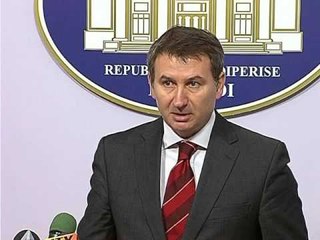 PD AKUZON KRYEPROKUROREN GENJEN PER RAPORTIN E FBI,EDI RAMA REAGON NE TWITTER LAJM