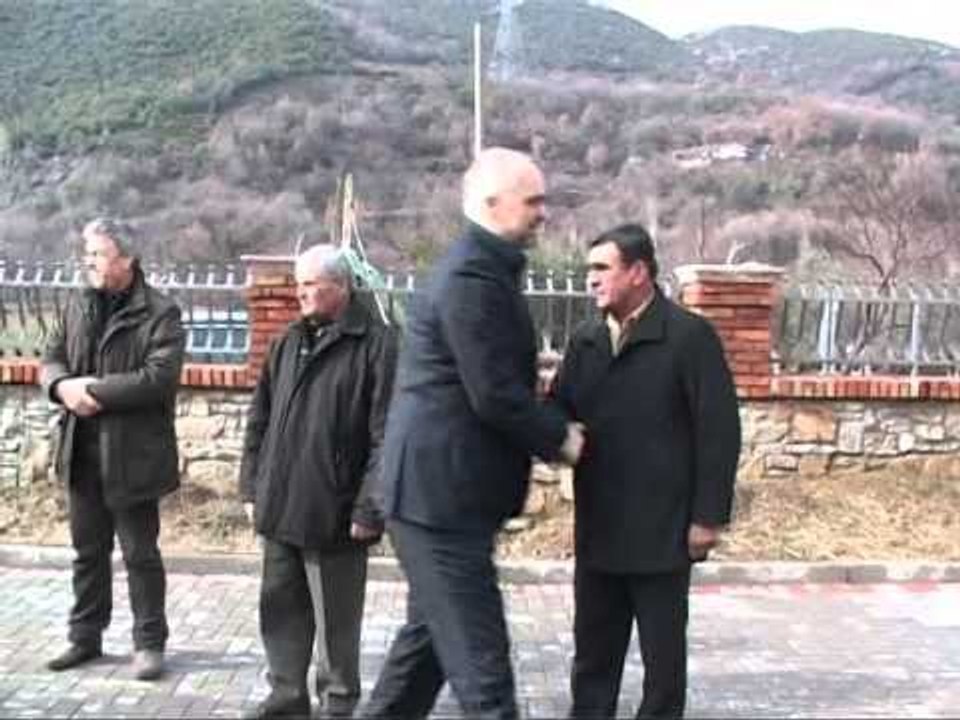 1 VJETORI I NIKES FAMILJARET KERKOJNE DREJTESI PER ALEKS NIKEN LAJM