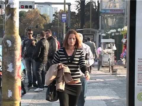 EKSPERTET E EKONOMISE QYTETARET TE MOS STEPEN NGA KRIZA POR TE SHPENZOJNE LAJM