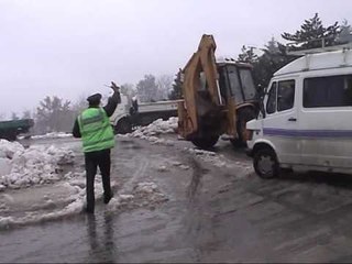 MINISTRI PER SITUATEN APEL PER NDIHME QYTETAREVE DHE MJETEVE PRIVATE LAJM