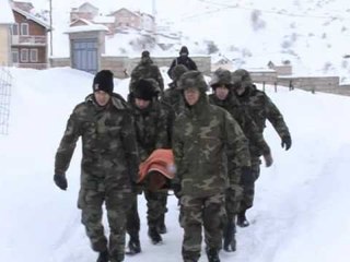MOTI NE KOSOVE THAÇI MBLEDH KESHILLIN E SIGURISE SE VENDIT LAJM