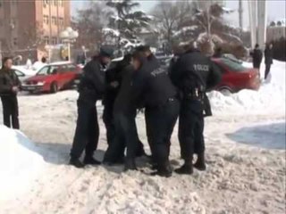 PROTESTE KUNDER COOPER PRANGA 6 AKTIVISTEVE TE LEVIZJES “VETEVENDOSJE” LAJM