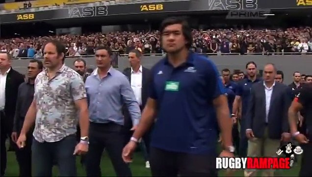 Hommage à Jonah Lomus : haka émouvant de ses anciens coéquipiers.
