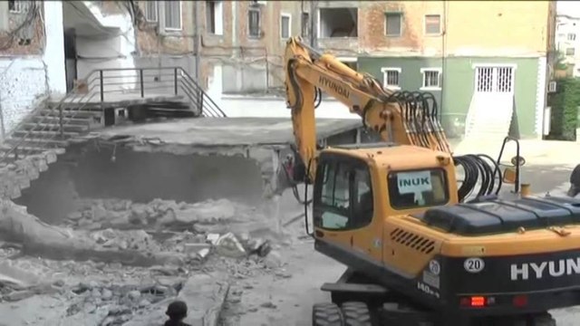 PRISHEN OBJEKTET PA LEJE NE BERAT, AKSIONI I “IKMT” NE QENDER TE QYTETIT LAJM