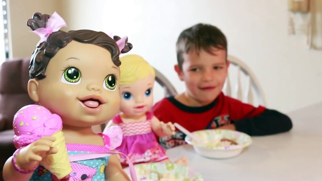 ICE CREAM EATING Competition ☺ Baby Alive Dolls Competition AllToyCollector Toby Chocolate Cookies